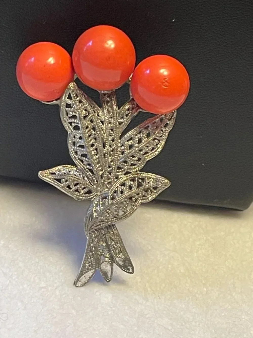 Vtg Pot Metal Floral Brooch With Coral Color Beads In Filigree Bouquet Design